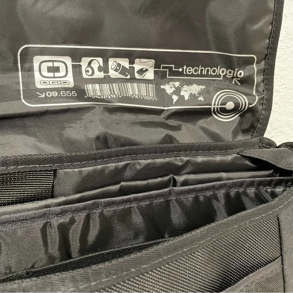 🆕 OGIO Vamp M Covert Black Laptop Case Messenger Bag - Verizon Wireless logo